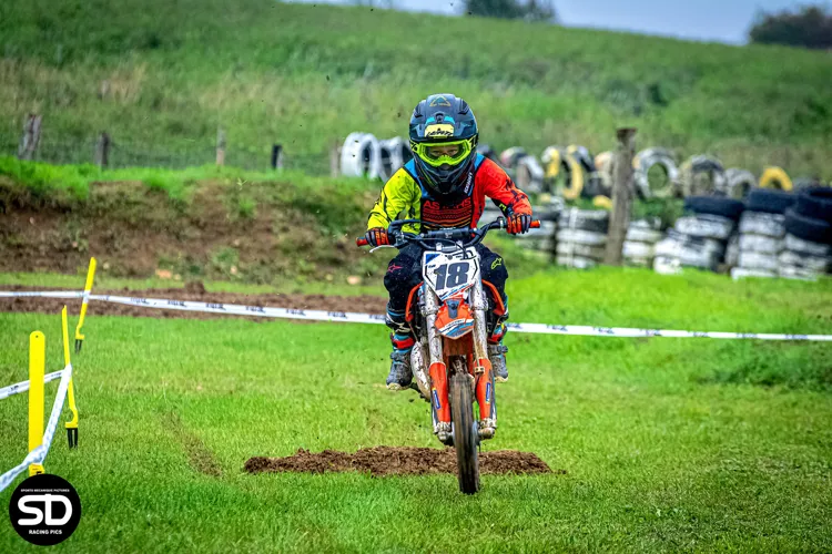 Poulangy 2022 Entrainement des motos anciennes